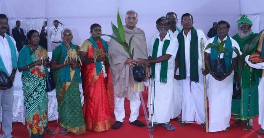 मुख्यमंत्री  बघेल से तमिलनाडु के 14 किसानों के प्रतिनिधियों ने की सौजन्य मुलाकात