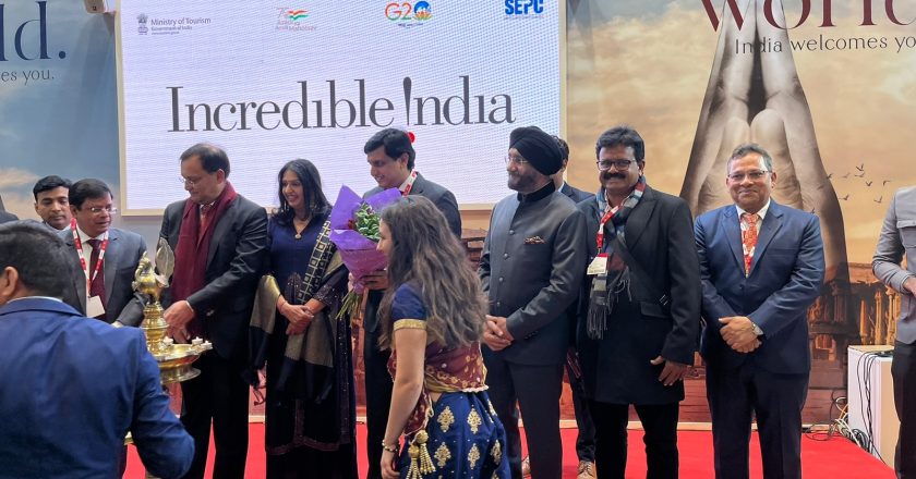 क्रेडिबल इण्डिया के पेवोलियन का उद्घाटन स्पेन में भारत के राजदूत दिनेश पटनायक के हाथों में हुआ पर्यटन मंडल अध्यक्ष अटल श्रीवास्तव शामिल हुए