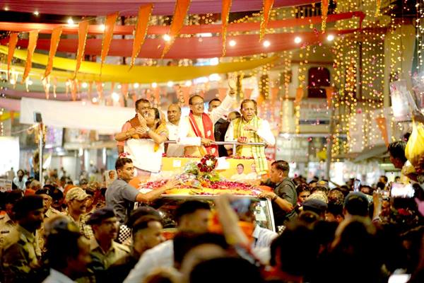 मुख्यमंत्री शिवराज सिंह चौहान का भैरूंदा नगर में शहरवासियों ने किया आत्मीय अभिनंदन