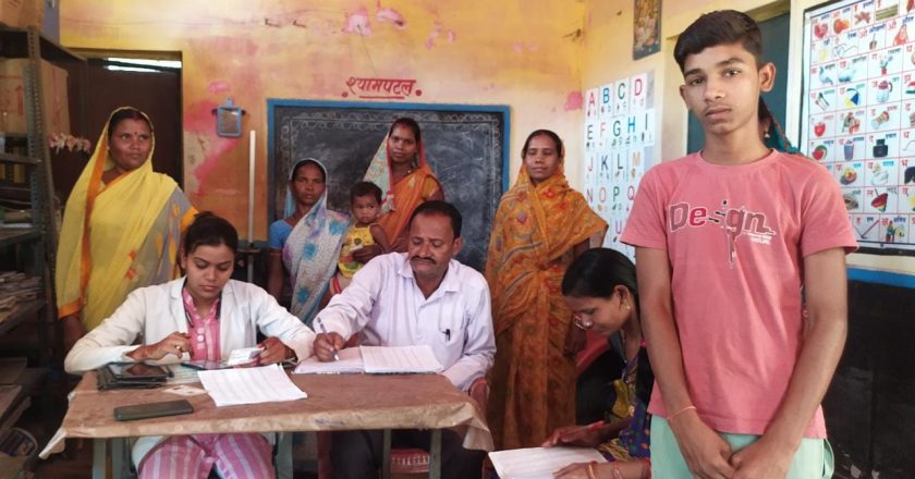 रायगढ़ कलेक्टर सिन्हा के निर्देशन पर स्वास्थ्य विभाग ने शुरू किया आयुष्मान कार्ड बनाने विशेष अभियान