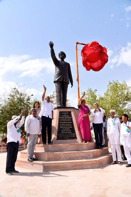 उपराष्ट्रपति जगदीप धनखड़ ने ग्रामीण किसान युवाओं बढ़ती नशाखोरी तथा कानून उल्लंघन की प्रवृत्ति पर चिंता व्यक्त करते हुए, उसके विरुद्ध आगाह किया