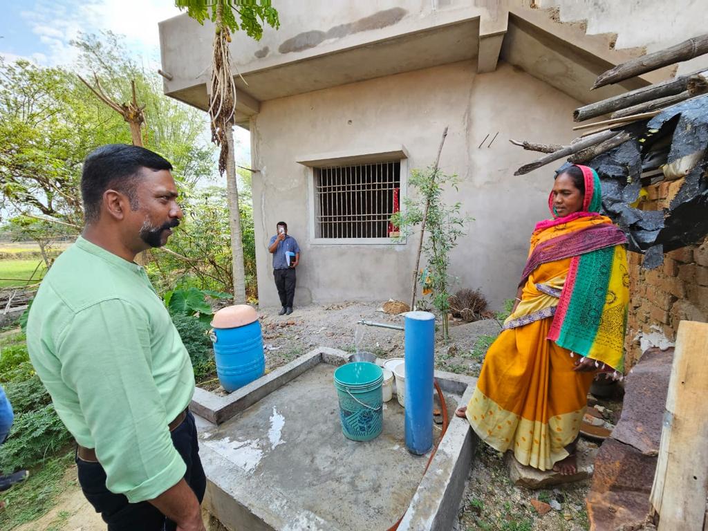 लोक स्वास्थ्य यांत्रिकी विभाग के सचिव डॉ. भारतीदासन ने धमतरी और कांकेर जिलों में जल जीवन मिशन के कार्यों का किया निरीक्षण, दिए आवश्यक दिशानिर्देश