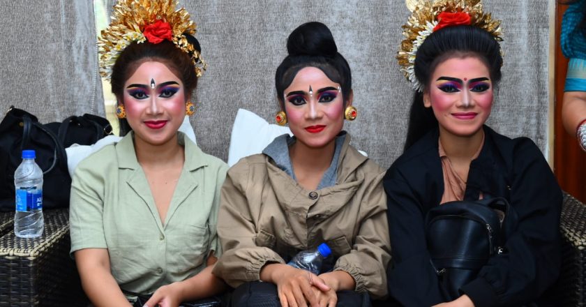 इंडोनेशिया के बाली द्वीप से आये कलाकारों ने कहा कि राम की भूमि में आकर धन्य हुए जिनकी कथा हम दुनिया भर में सुनाते हैं