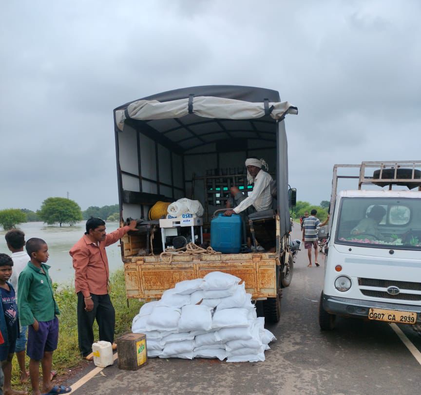 साजा में भारी बारिश में 27 ग्रामों के 800 से अधिक कृषकों को सुरक्षित पहुँचाया गया