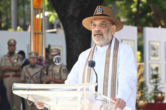 केन्द्रीय गृह एवं सहकारिता मंत्री अमित शाह ने आज सरदार वल्लभभाई पटेल राष्ट्रीय पुलिस अकादमी, हैदराबाद में 75 RR भारतीय पुलिस सेवा (IPS) बैच के दीक्षांत समारोह को संबोधित किया
