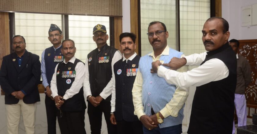 जगदलपुर : आज मनाया गया सशस्त्र सेना झण्डा दिवस, सैनिकों के कल्याण के लिए दान करने की अपील