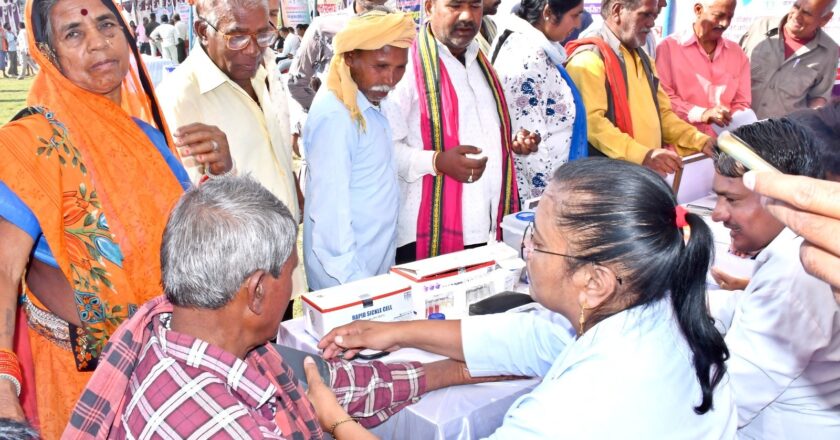 विकसित भारत संकल्प यात्रा’’ जरहागांव शिविर में 23 हितग्राहियों का बनाया गया आयुष्मान कार्ड