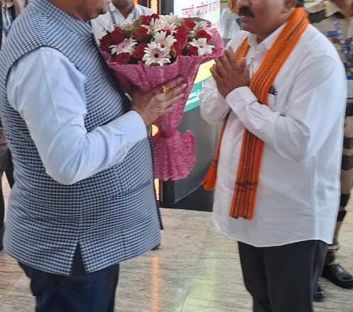केंद्रीय राज्यमंत्री कपिल मोरेश्वर पाटिल का उपमुख्यमंत्री विजय शर्मा ने एयरपोर्ट पर किया आत्मीय स्वागत