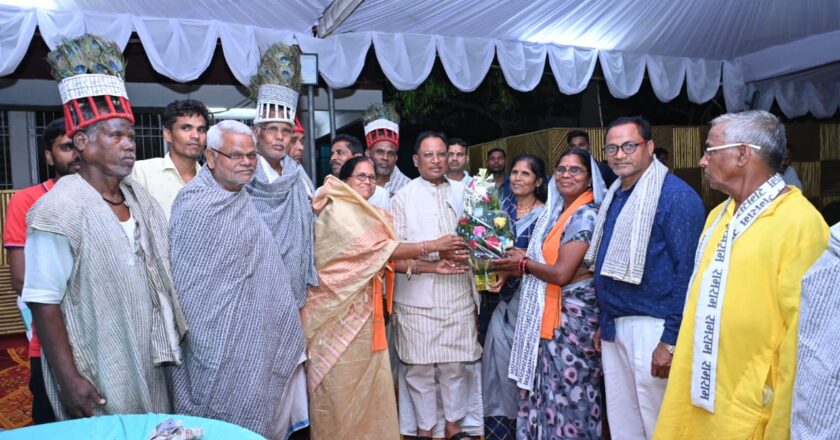 मुख्यमंत्री विष्णु देव साय से रामनामी समाज के प्रतिनिधिमंडल ने की सौजन्य मुलाकात