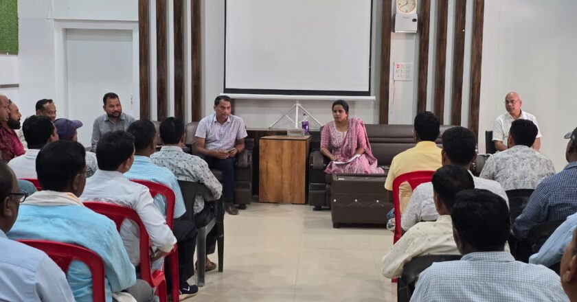 जशपुरनगर  : सहायक रिटर्निंग ऑफिसर  एवं एसडीएम पत्थलगांव ने ली संकुल समन्वयक की बैठक