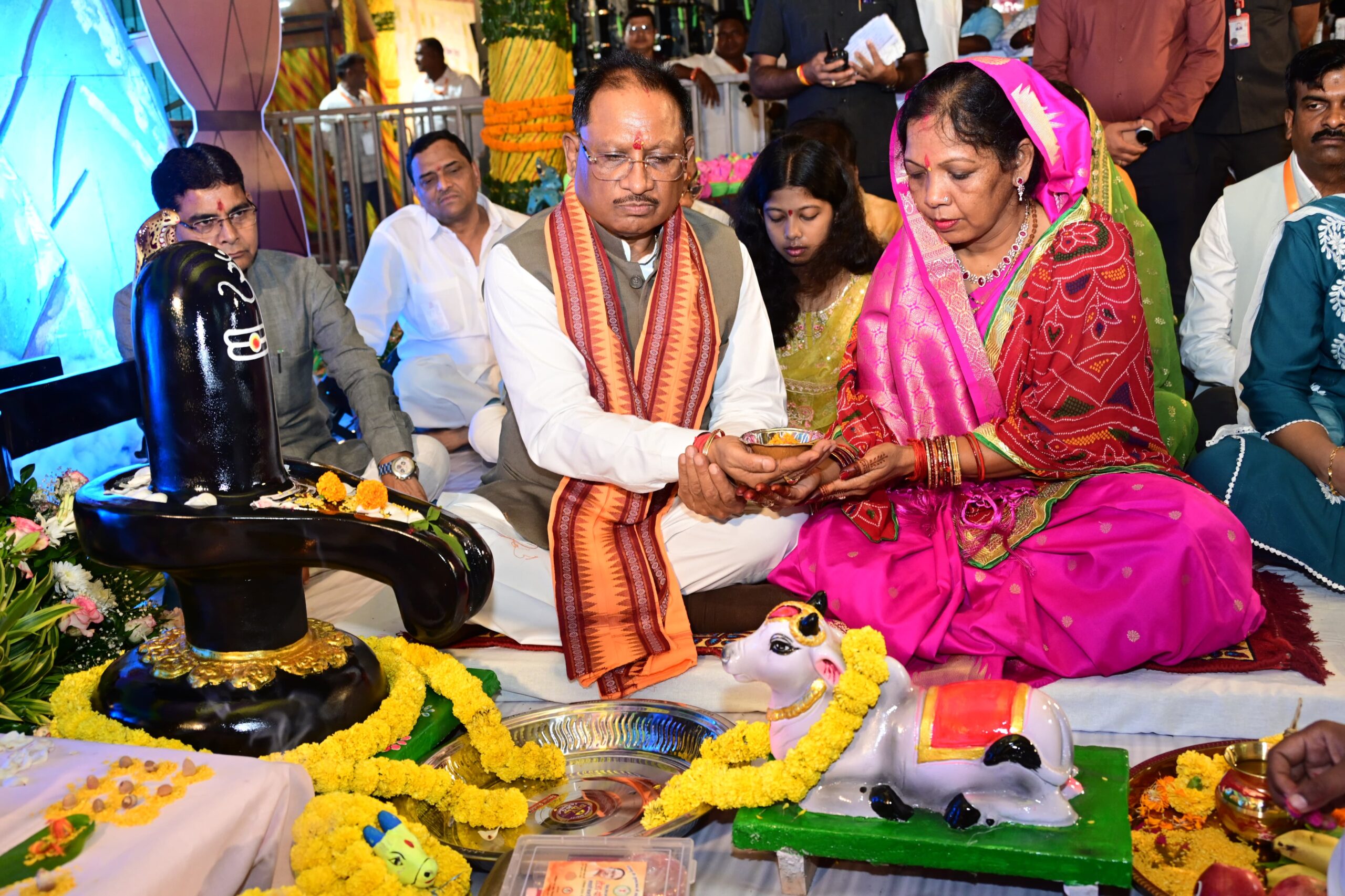 मुख्यमंत्री ने भगवान शिव की पूजा-अर्चना कर तीजा-पोरा तिहार की शुरूआत की