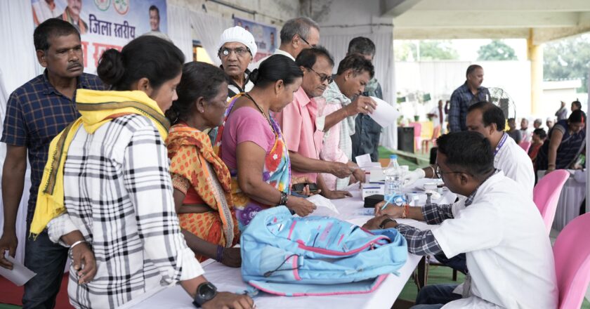 आयुर्वेद एवं जीवन शैली में बदलाव से हो सकता है स्वस्थ शरीर का निर्माण : कलेक्टर