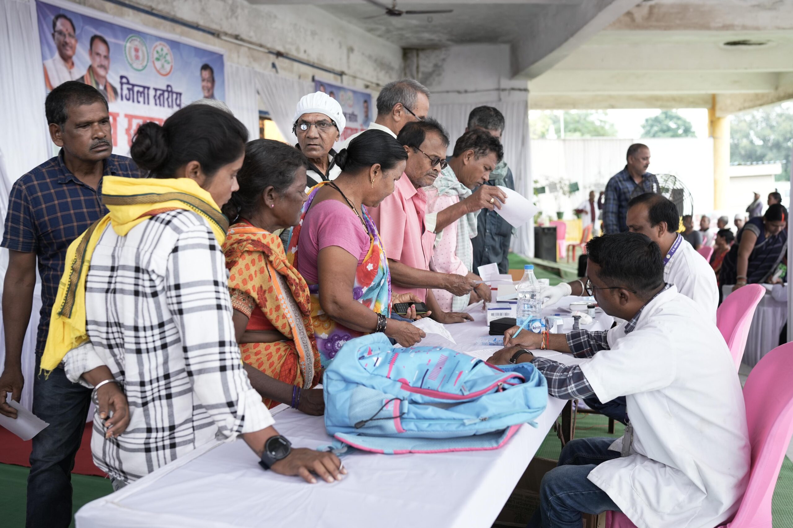 आयुर्वेद एवं जीवन शैली में बदलाव से हो सकता है स्वस्थ शरीर का निर्माण : कलेक्टर