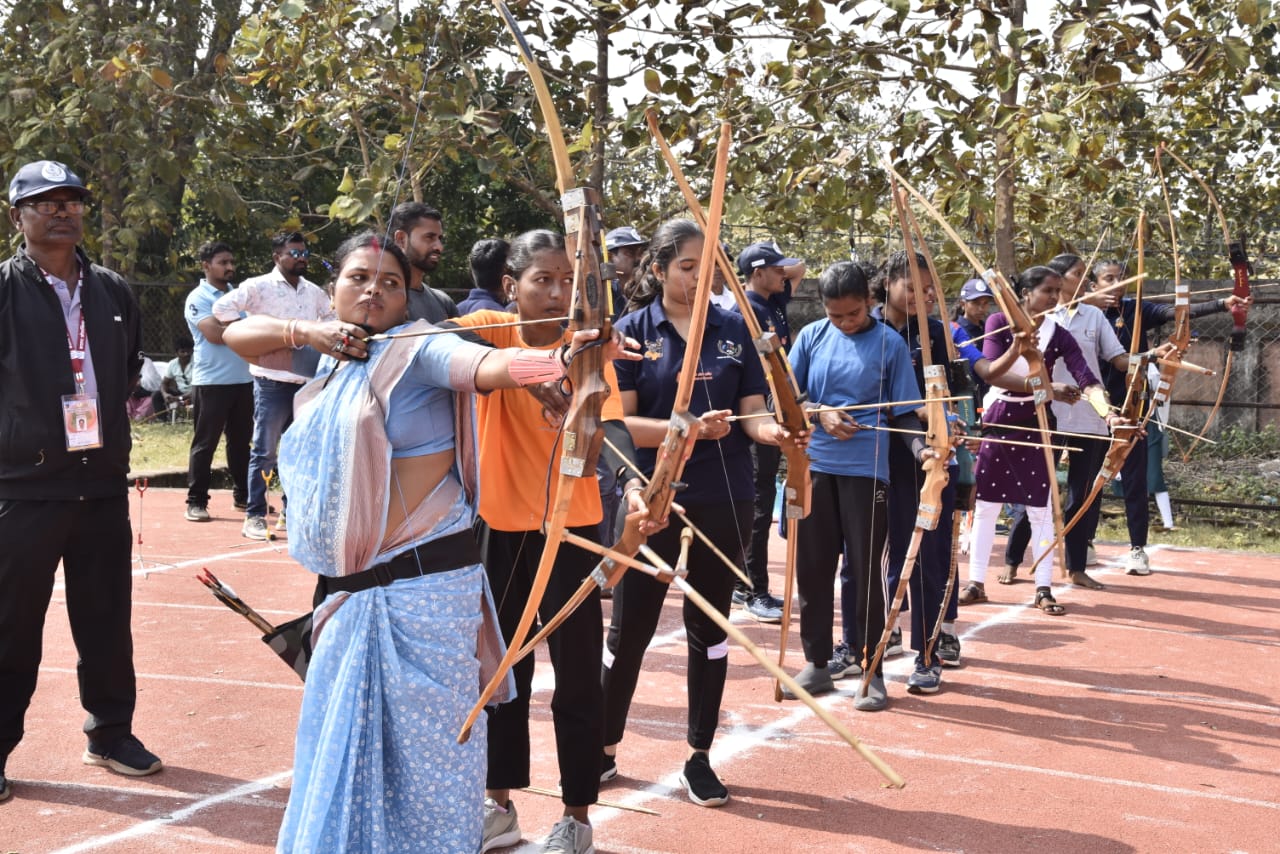 पारम्परिक खेल विधा तीरंदाजी में दूरस्थ ईलाके की महिलाओं ने मारी बाजी