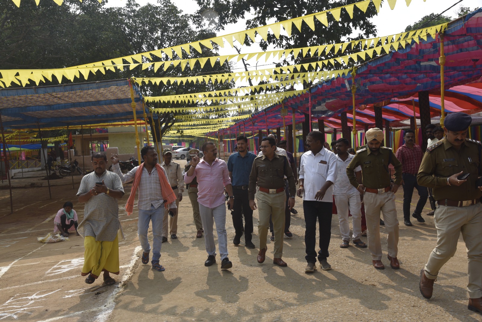 छठ पर्व के मद्देनजर कलेक्टर-एसपी ने घुनघुट्टा एवं शंकरघाट में तैयारियों का लिया जायजा