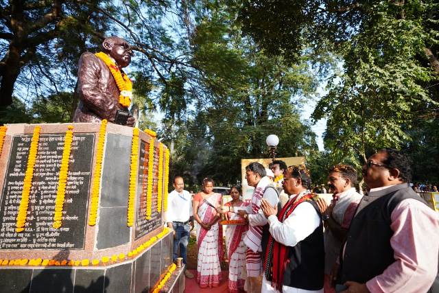 भगवान बिरसा मुंडा की जयंती के अवसर पर माटी के वीर पदयात्रा का जगह-जगह किया गया भव्य स्वागत