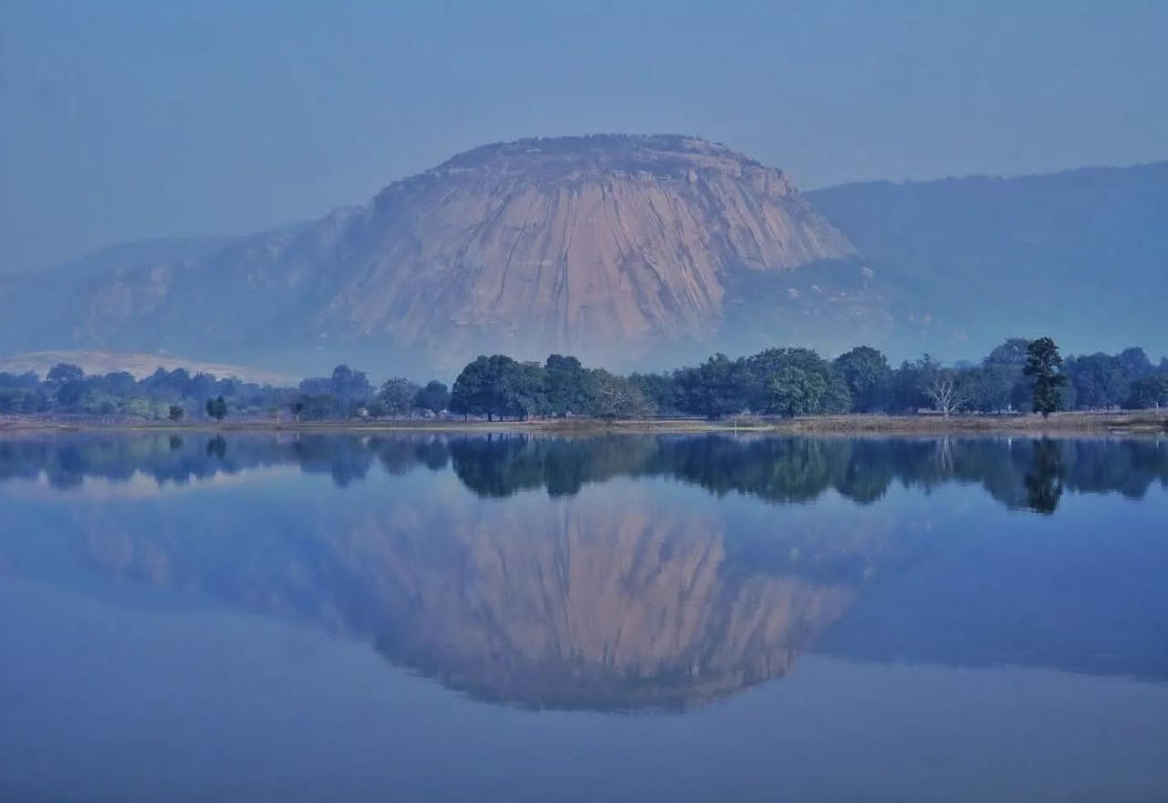 प्रदेश के पर्यटन को मिली नई पहचान : मधेश्वर पहाड़ को मिला शिवलिंग की विश्व की सबसे बड़ी प्राकृतिक प्रतिकृति शिवलिंग होने का गौरव*