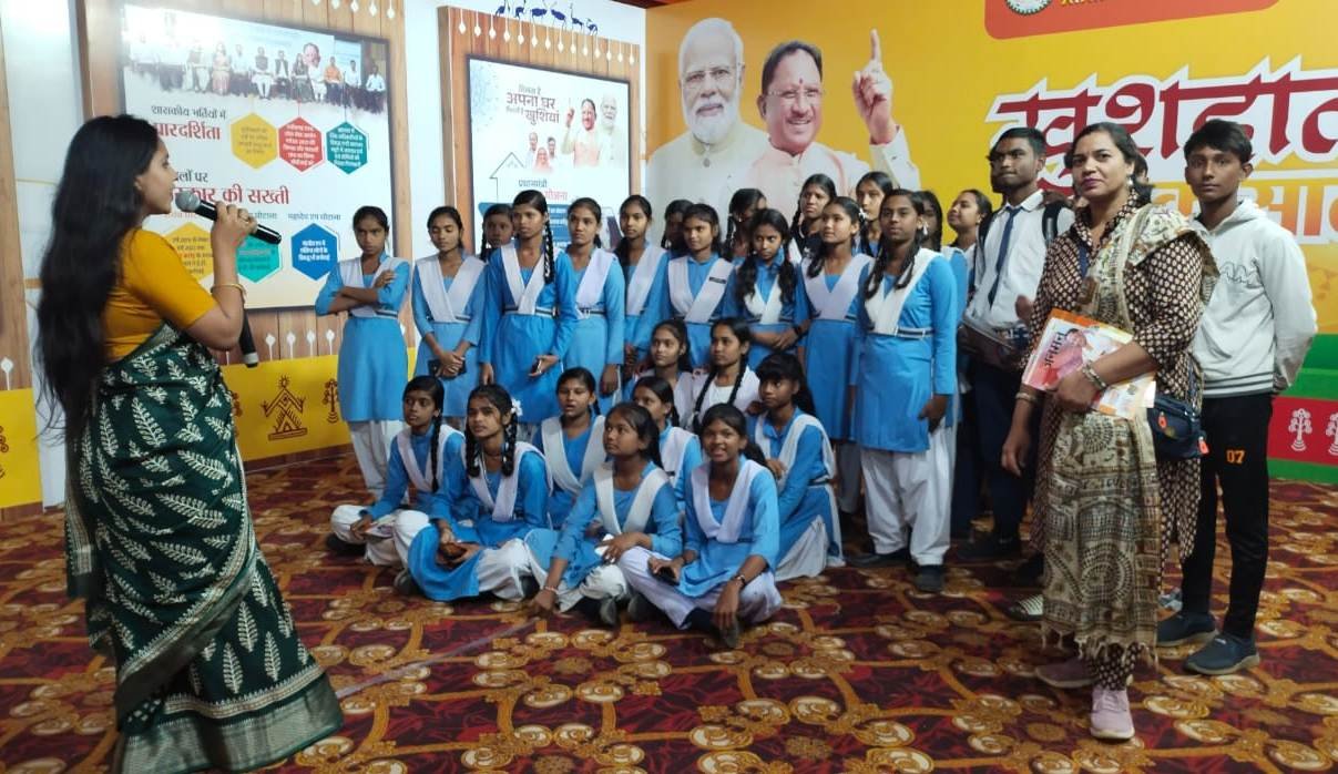 छत्तीसगढ़ विकास प्रदर्शनी बनी आकर्षण का केन्द्र