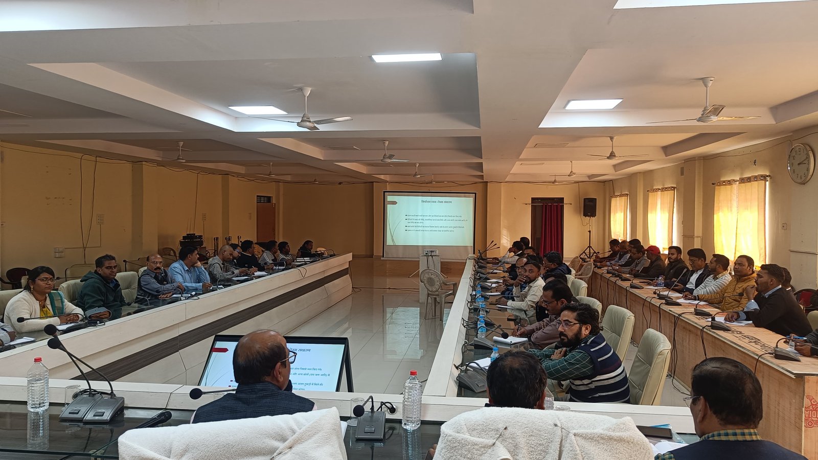 नगरीय निकायों में निर्वाचन व्यय के लेखा संधारण के लिए दिया गया प्रशिक्षण