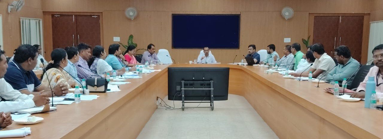 आयुष्मान में फर्जी क्लेम को रोकने कलेक्टर ने सीएमएचओ और बीएमओ को निगरानी के दिए निर्देश