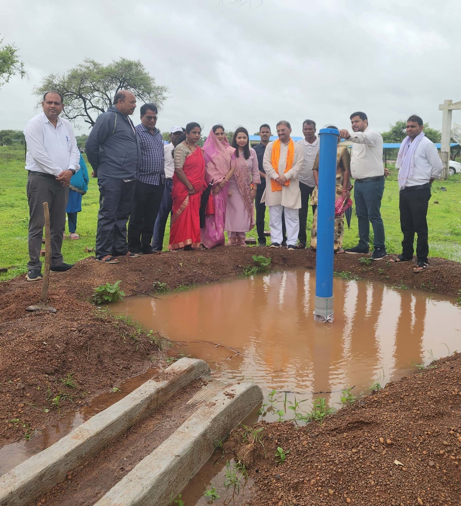 सांसद संतोष पांडे ने मिशन जल रक्षा के तहत जल संरक्षण कार्यों का किया निरीक्षण