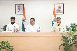 केंद्रीय जल शक्ति मंत्री ने जल संबंधी मुद्दों पर आंध्रप्रदेश और तेलंगाना के मुख्यमंत्रियों के साथ बैठक की