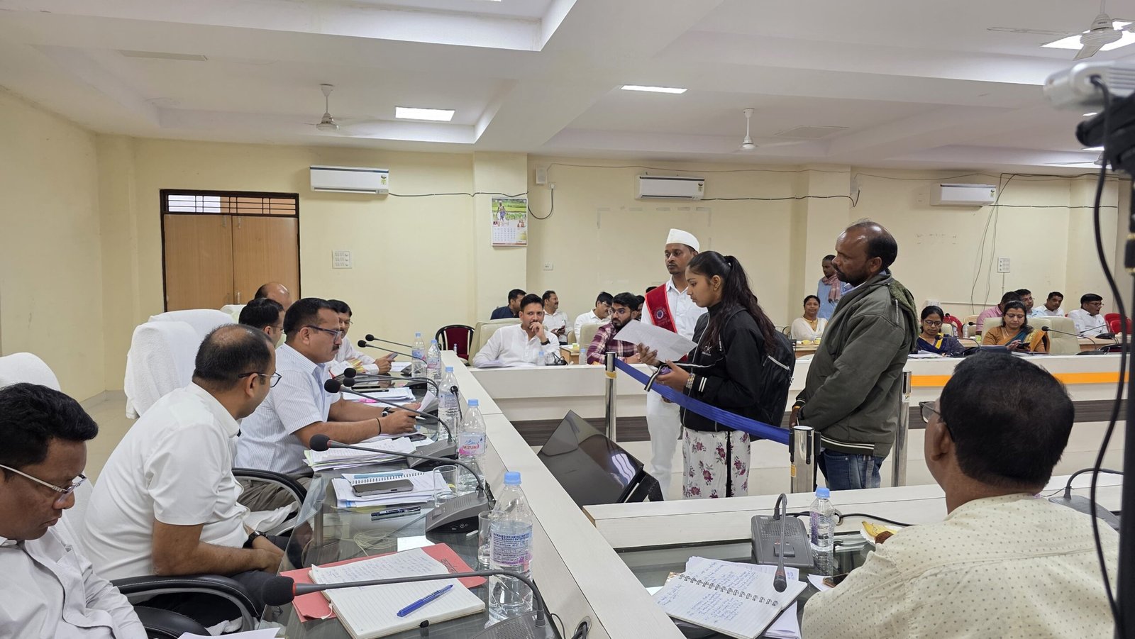 कलेक्ट्रेट में आयोजित जनदर्शन में सुनी गईं आम नागरिकों की समस्याएं, कलेक्टर ने दिए त्वरित समाधान के निर्देश