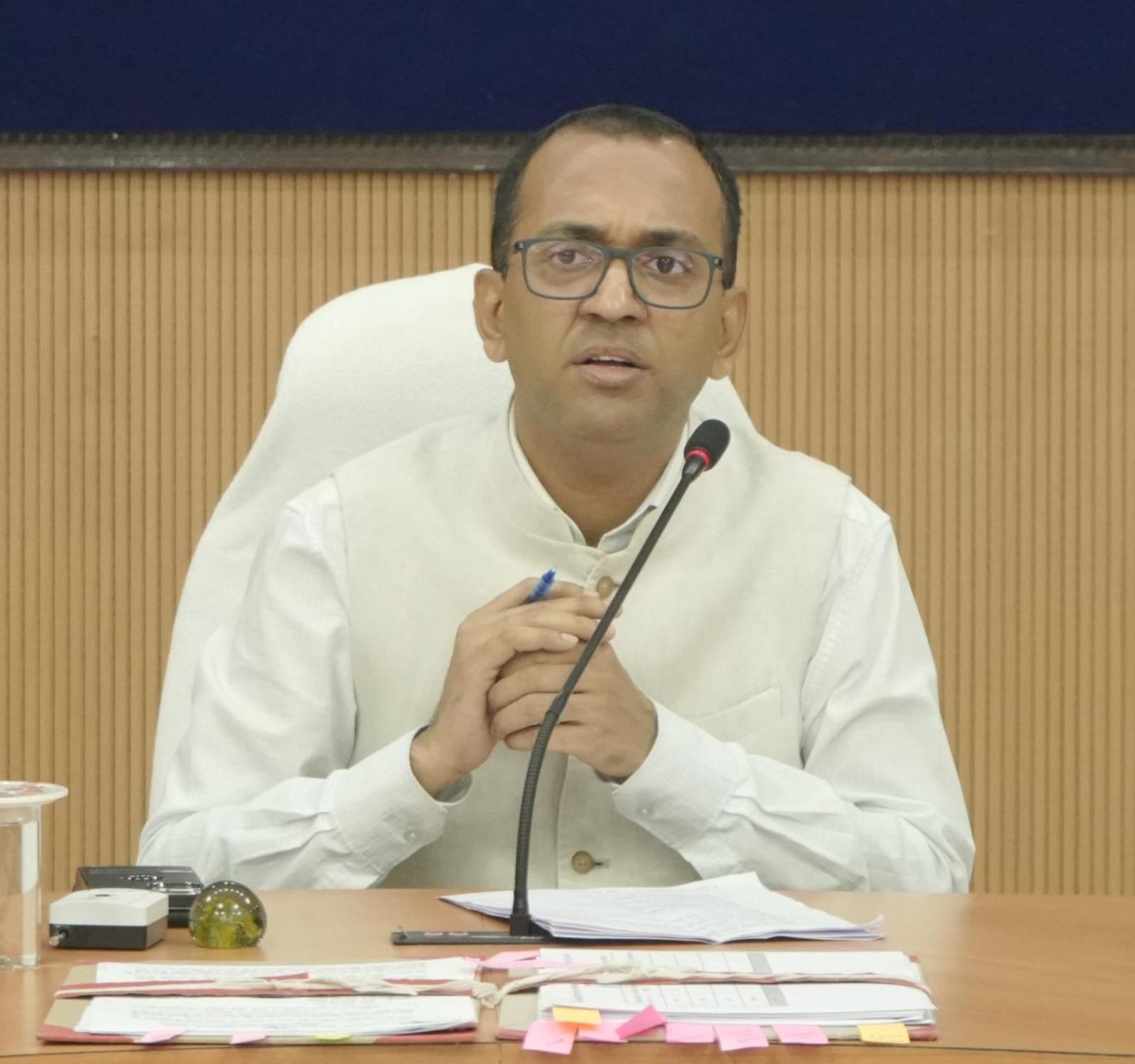 सभी औद्योगिक प्रतिष्ठान प्रतिवर्ष आईटी कॉलेज कोरबा के 10-10 विद्यार्थियों को दें रोजगारः कलेक्टर