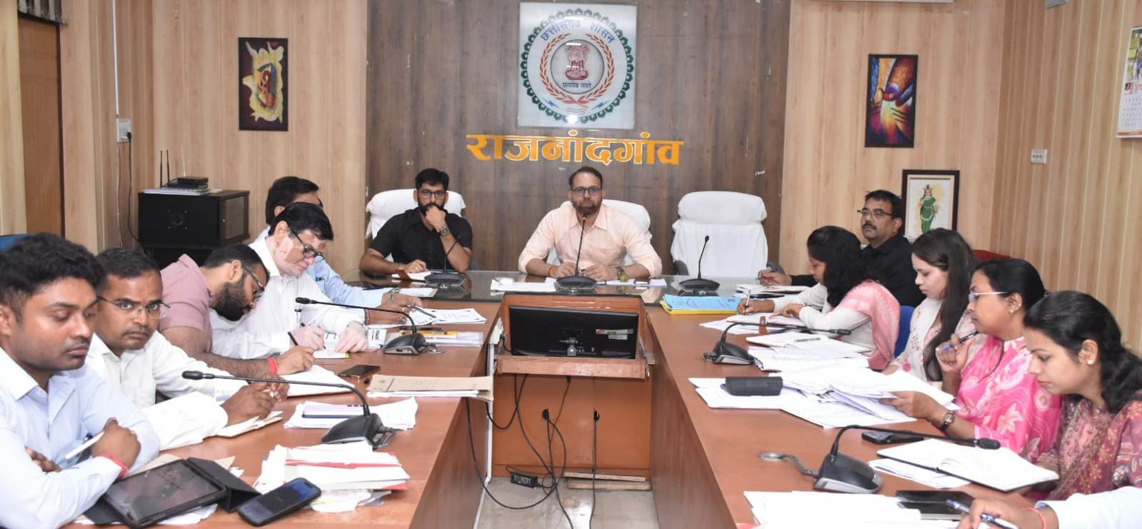 ई-ऑफिस के क्रियान्वयन के लिए सभी विभाग तत्परता एवं सक्रियता से करें कार्य : कलेक्टर