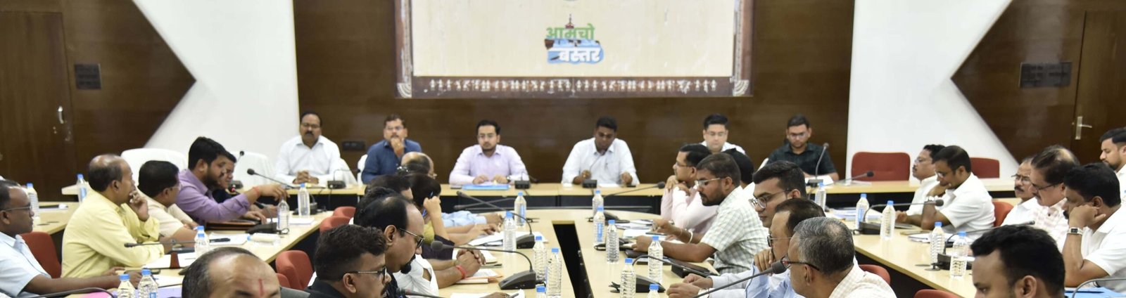 जल संचय और संरक्षण के कार्यों को दी जाए प्राथमिकता-कलेक्टर हरिस एस