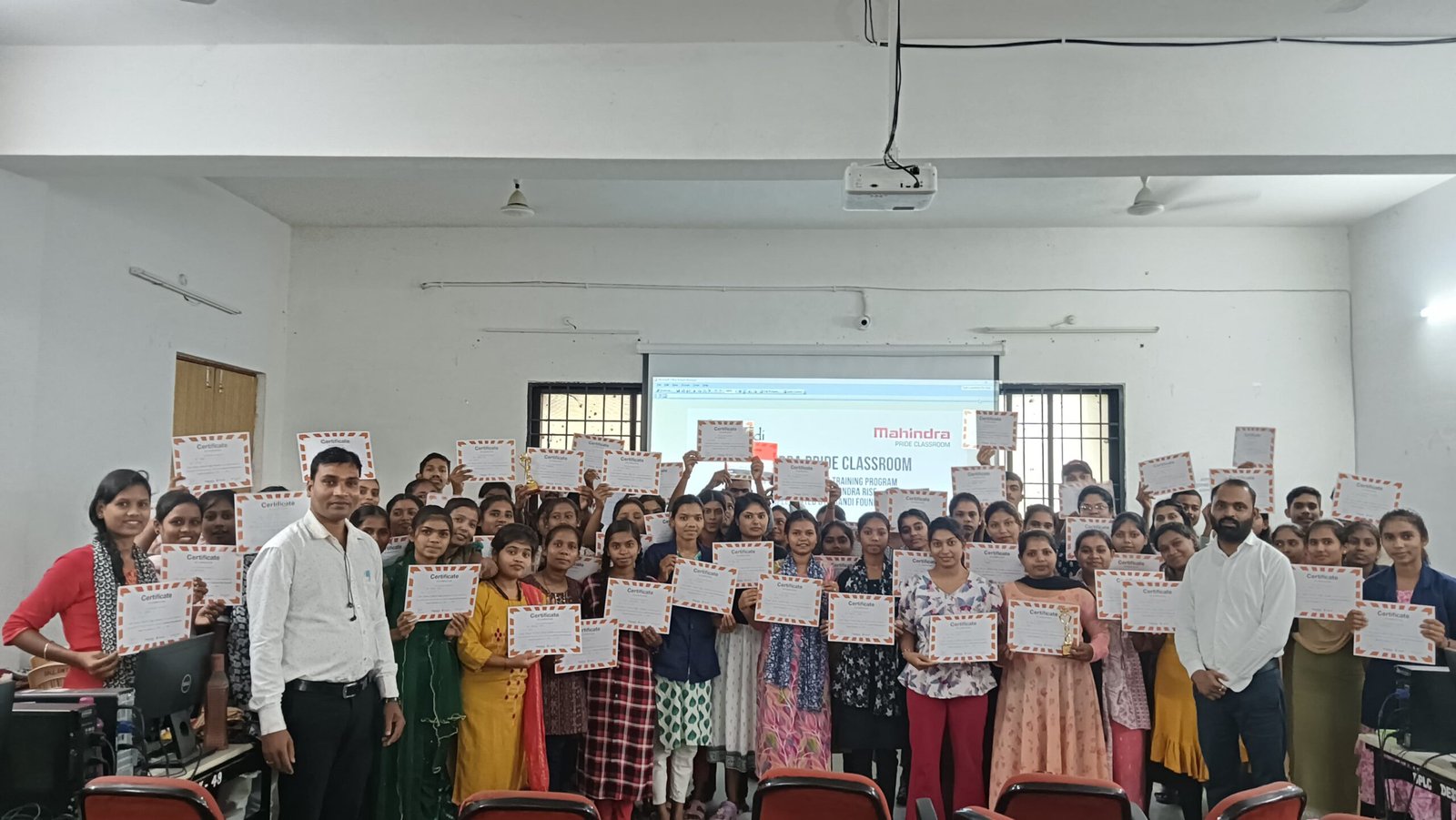 निःशुल्क कौशल विकास प्रशिक्षण : 60 महिला प्रशिक्षणार्थियों ने लिया प्रशिक्षण