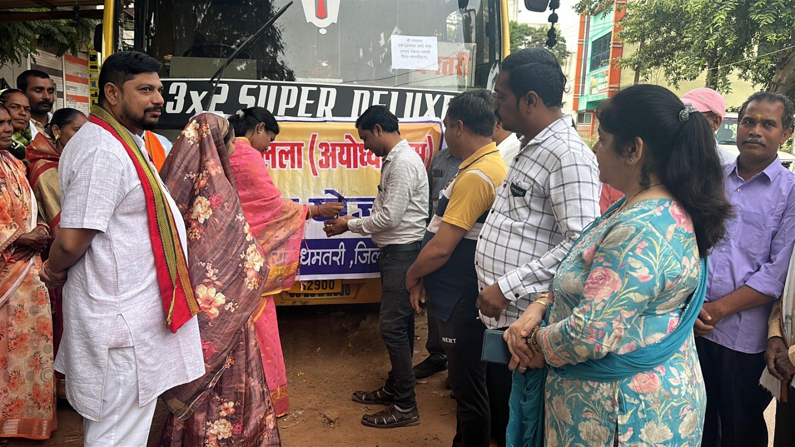 श्री रामलला दर्शन योजना : जिले के 131 श्रद्धालु आज अयोध्याधाम के लिए हुए रवाना