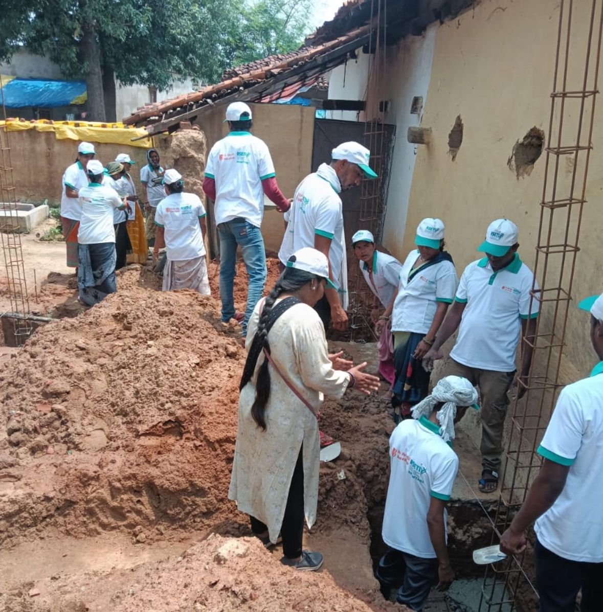 ग्रामीण युवाओं को आत्मनिर्भर बनाने की पहल: उमरगांव में आरसेटी द्वारा राज मिस्त्री प्रशिक्षण प्रारंभ