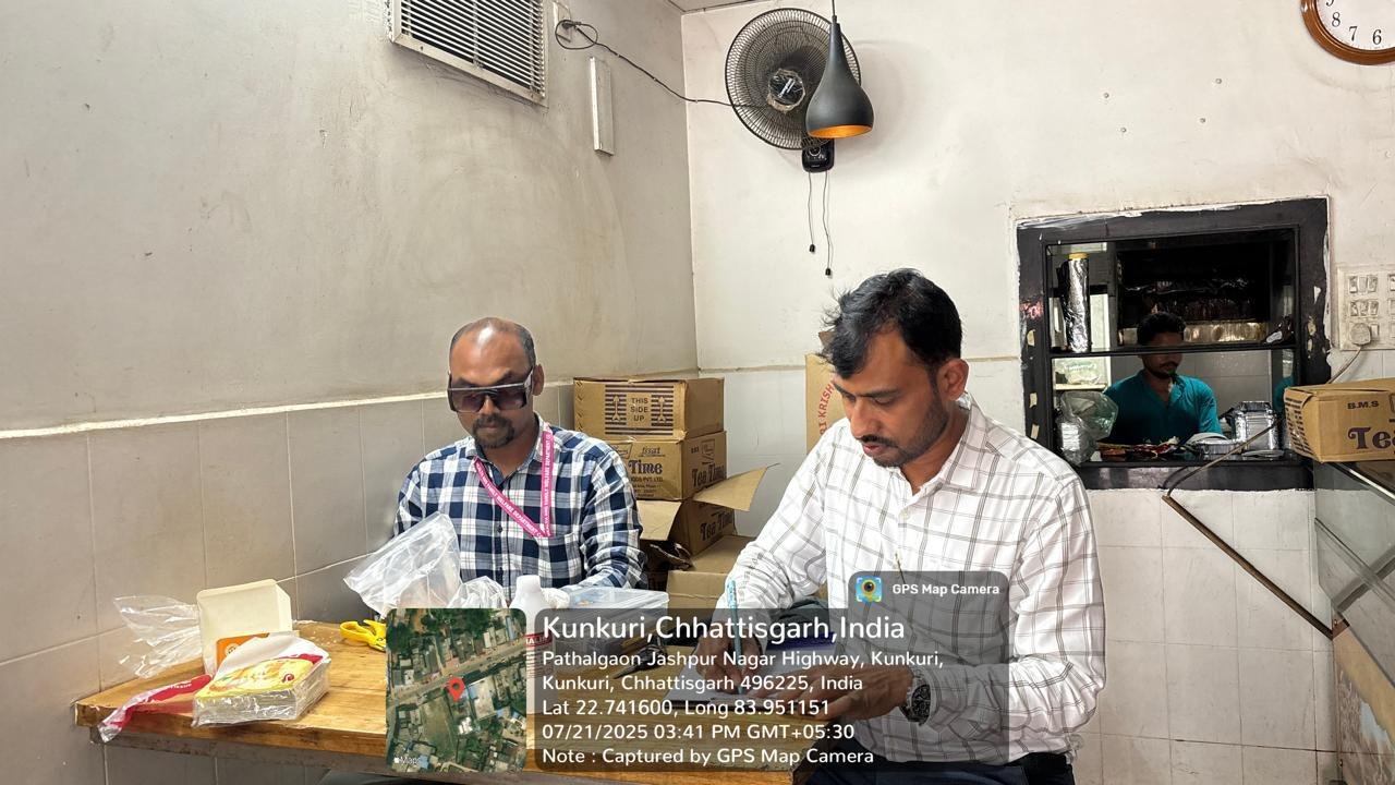 विशेष जांच अभियान के तहत् खाद्य पदार्थों की दुकानों का औषधि विभाग ने किया औचक निरीक्षण