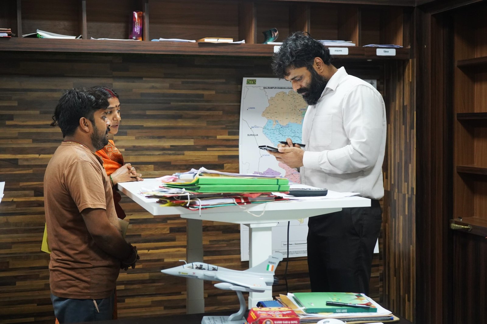 जनदर्शन में कलेक्टर ने सुनी लोगों की समस्याएं