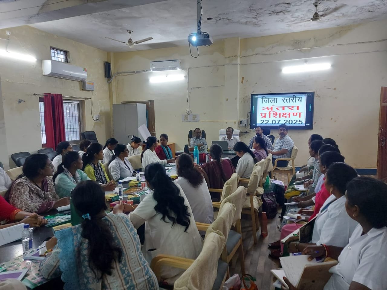 जिले में स्वास्थ्य व्यवस्थाओं को सुदृढ़ करने स्वाथ्य उन्मुखीकरण प्रशिक्षण कार्यक्रम का हुआ आयोजन