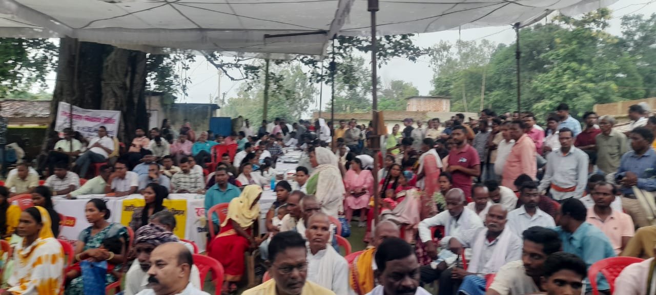 विशुनपुर में हुआ जिला स्तरीय जनसमस्या निवारण शिविर का आयोजन, 376 आवेदनों का हुआ त्वरित निराकरण