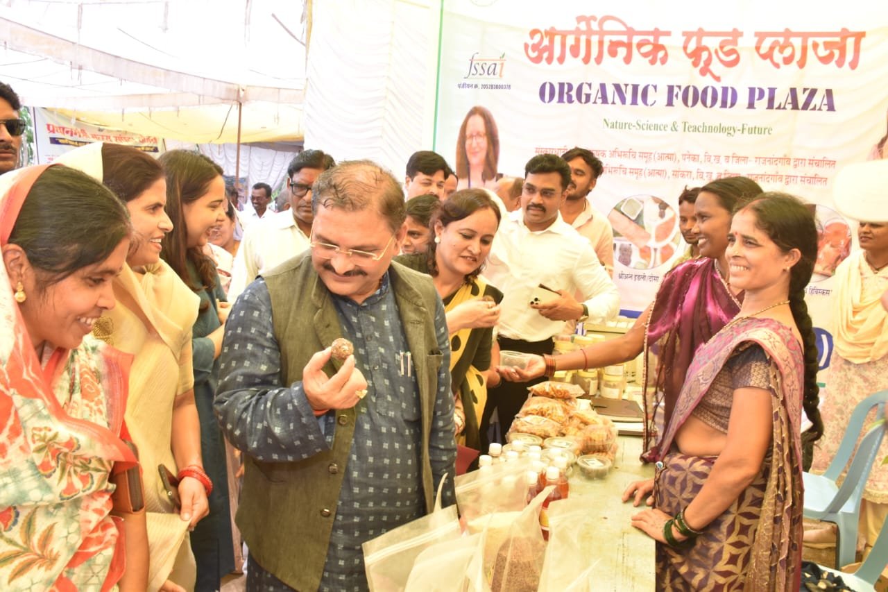 प्रधानमंत्री नरेन्द्र मोदी ने पीएम किसान सम्मान निधि की 20वीं किस्त के रूप में जिले के 1 लाख 5 हजार 252 किसानों को 22 करोड़ 61 लाख रूपए का आधार बेस्ट प्रणाली के माध्यम से किया भुगतान