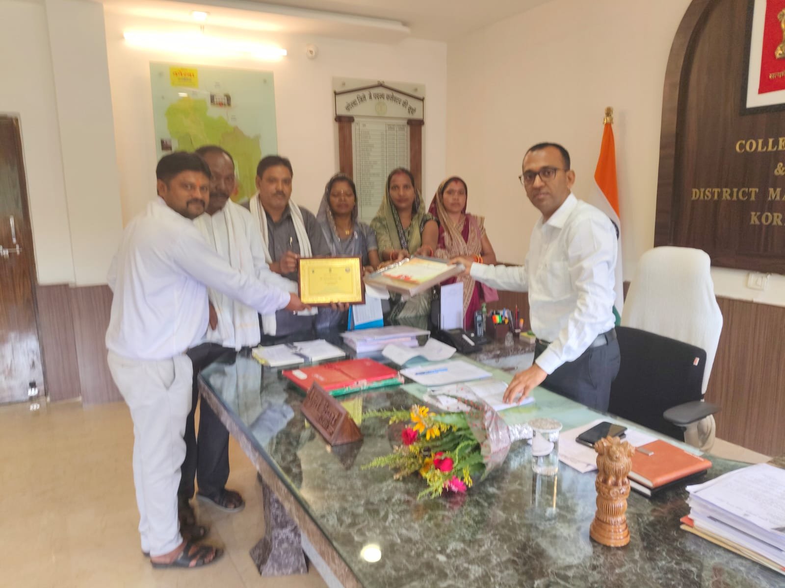 जल संरक्षण के क्षेत्र में उत्कृष्ट कार्य के लिए ग्राम पंचायत दोंदरों को मिला भारत सरकार से सम्मान कलेक्टर ने बधाई और शुभकामनाएं दी