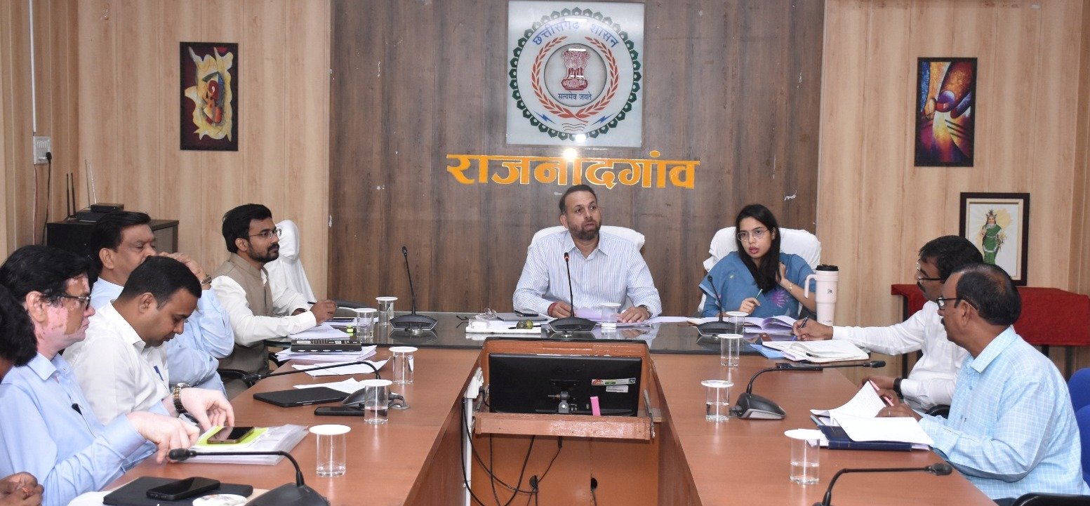 प्राधिकरण के निर्माणाधीन विकास कार्यों को गुणवत्तापूर्ण समय-सीमा में पूर्ण करें – कलेक्टर