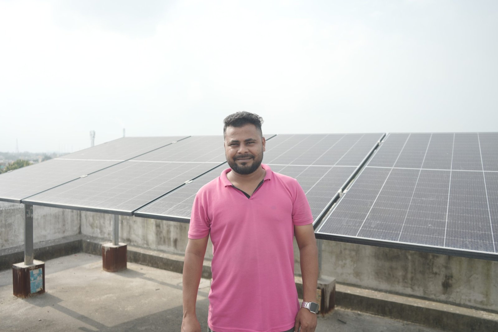 सरकारी सहायता से सोलर पैनल लगाना हुआ आसान, ऊर्जा आत्मनिर्भरता की ओर बढ़ता अंसारी परिवार