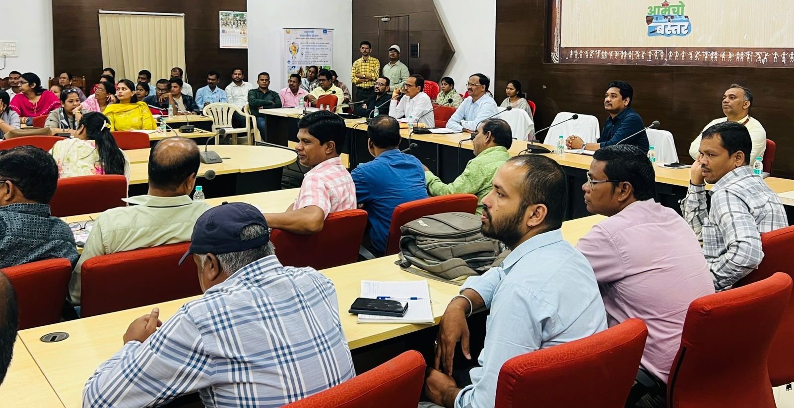 फसल कटाई प्रयोग, गिरदावरी और फसल बीमा योजना का दिया गया प्रशिक्षण