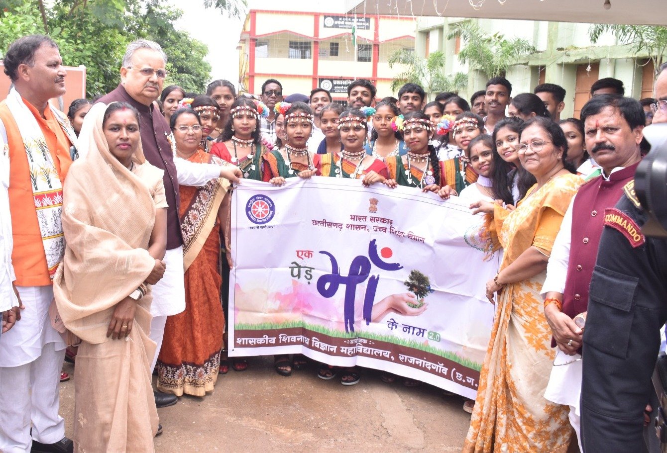 विधानसभा अध्यक्ष ने वूमेन फॉर ट्रीज अभियान के तहत बादाम का पौधरोपण कर किया शुभारंभ