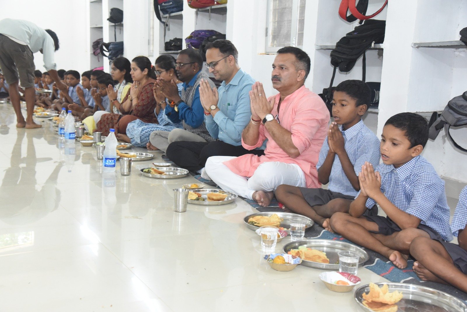 कलेक्टर विलास भोसकर ने किया लखनपुर विकासखण्ड का दौरा