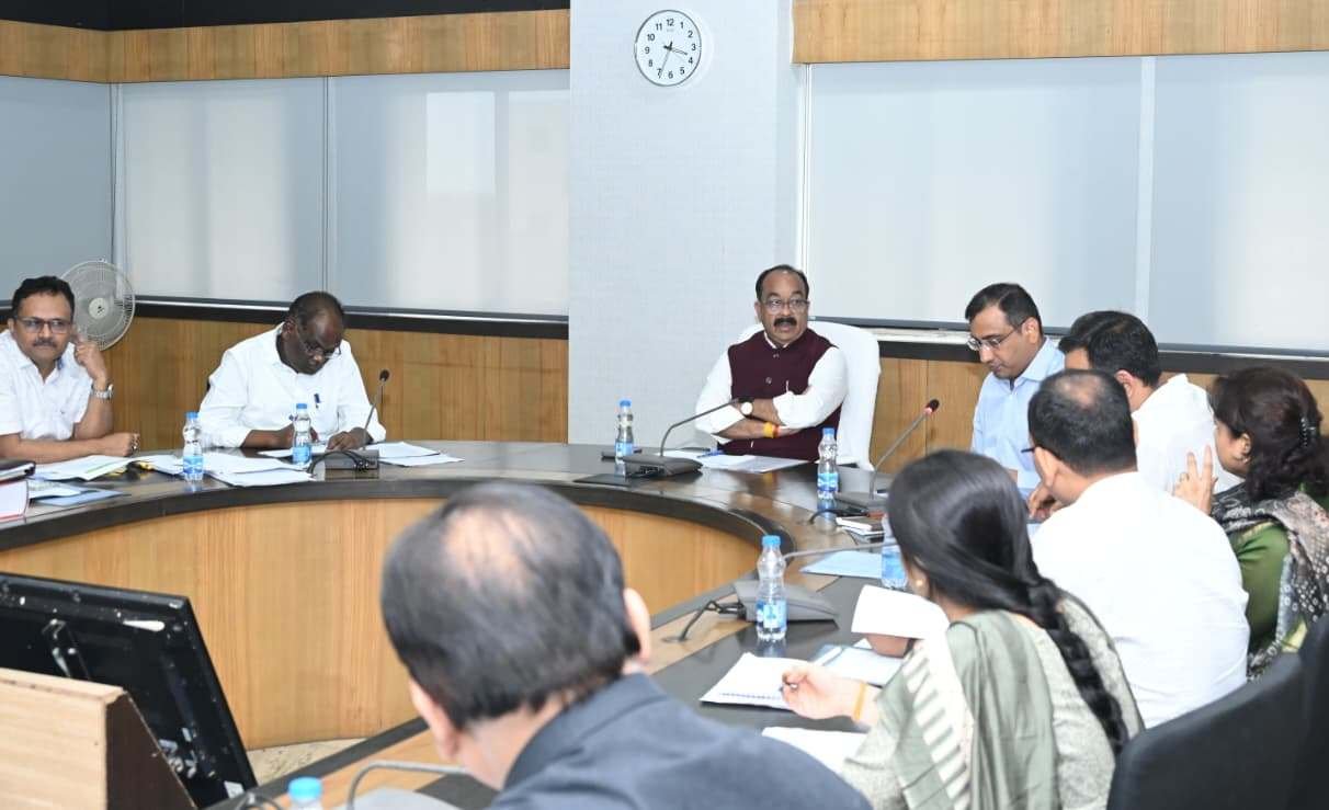 योजनाओं और सुविधाओं के क्रियान्वयन में और ज्यादा गति व पारदर्शिता के साथ करें परिणाममूलक कार्य – अरुण साव