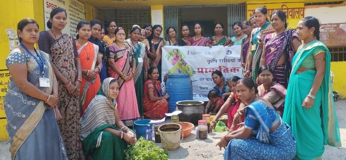 जैविक खेती और पशुपालन से लखपति दीदी बन रहीं हैं ग्रामीण महिलाएं