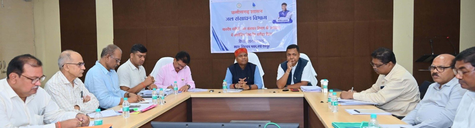 मंत्री कश्यप ने जल संसाधन विभाग की समीक्षा बैठक में अधिकारियों को दिए कड़े निर्देश