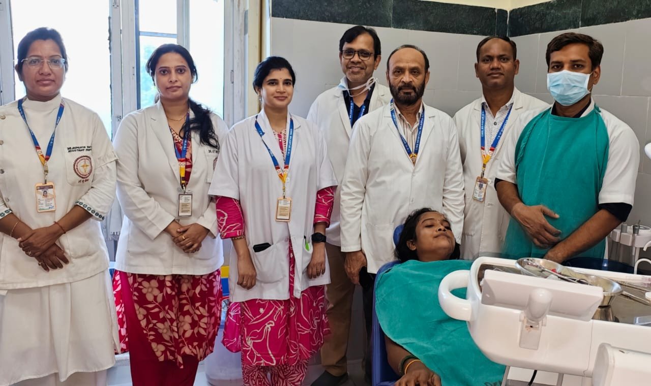 सिम्स के दन्त चिकित्सा विभाग ने रचा कीर्तिमान, लगभग 4000 मरीजों का कामयाब ऑपरेशन