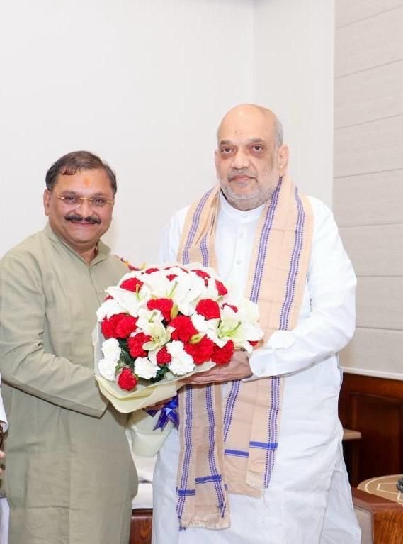 सांसद संतोष पांडेय ने नई दिल्ली में केंद्रीय गृहमंत्री आदरणीय अमित शाह से की मुलाकात