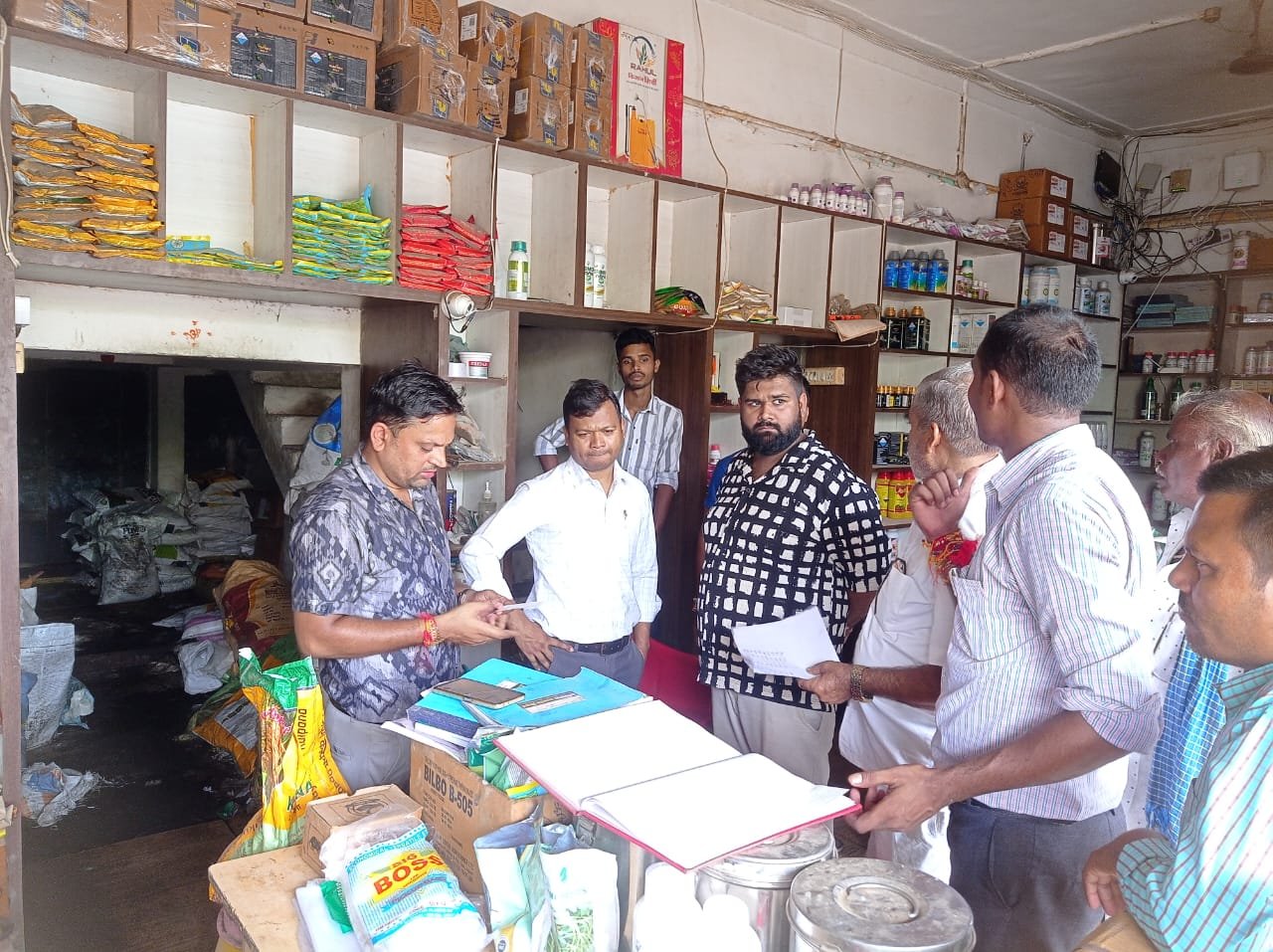 संयुक्त टीम ने कृषि केंद्रों का किया जांच, 6 केन्द्रों को नोटिस जारी